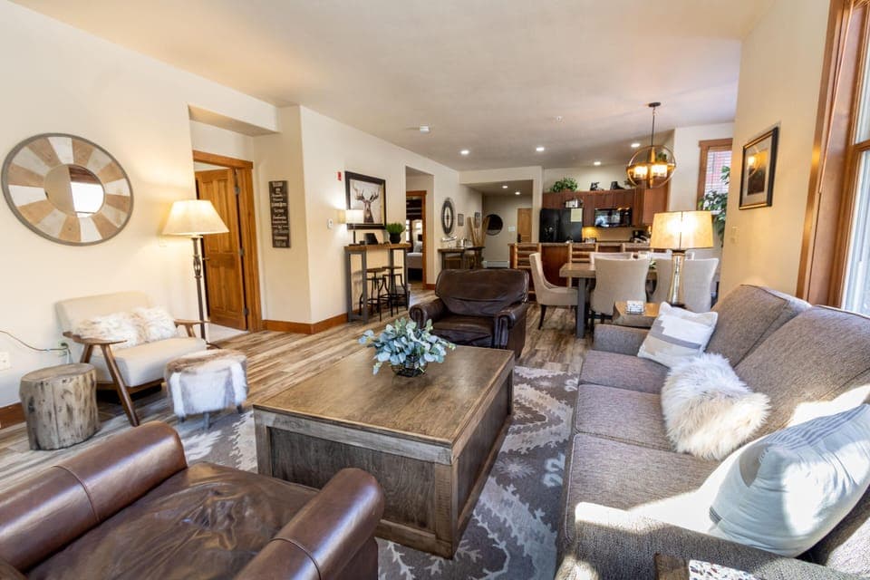Townhome, 2 Bedrooms | Living room