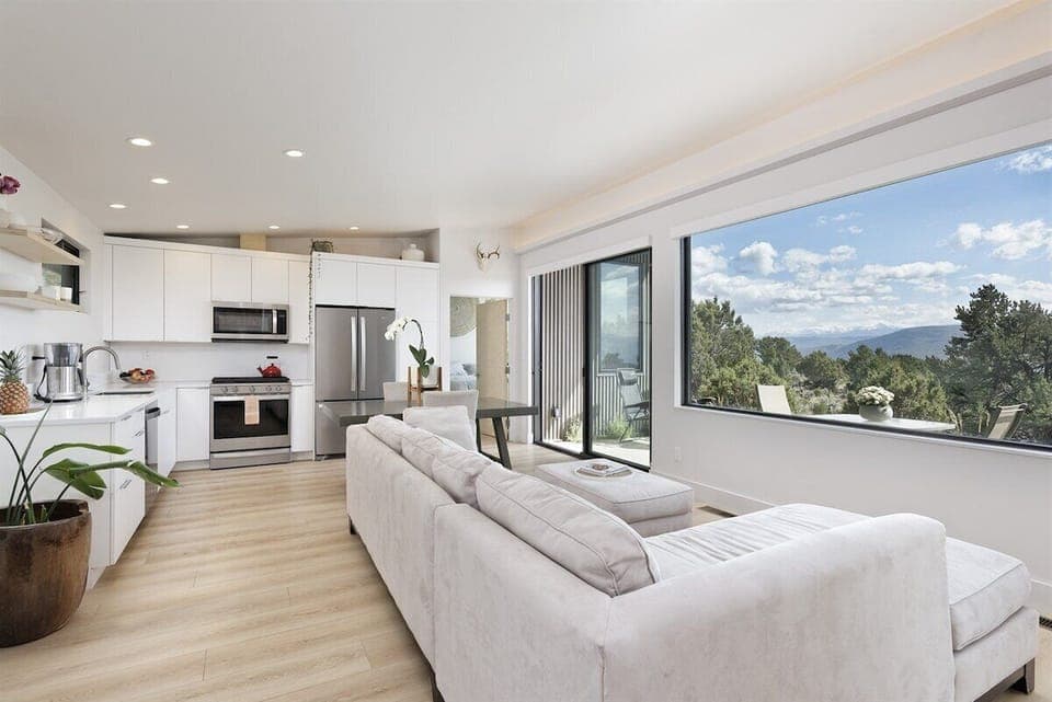 Beautiful, clean, modern kitchen
