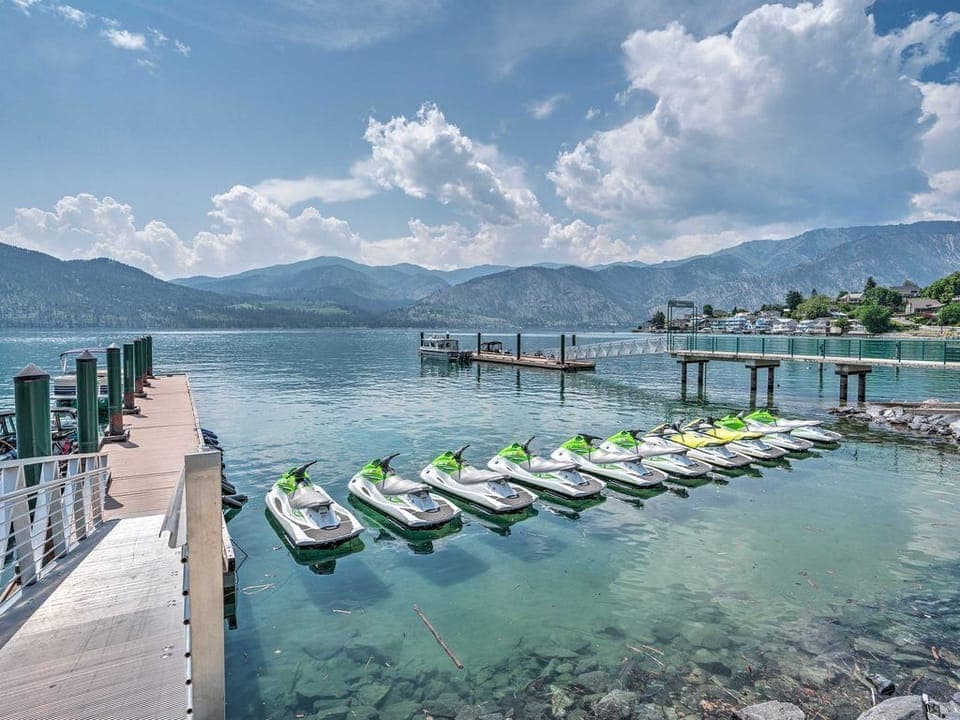 You'll have easy access to Lake Chelan and Manson Bay Marina!