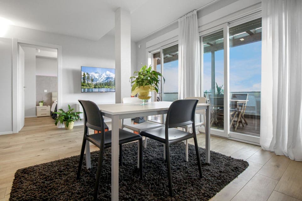 Deluxe Apartment, Ensuite, Mountain View | Lounge