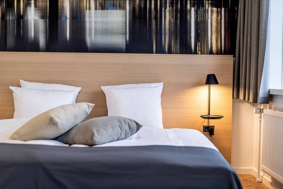 Standard Double Room | Hypo-allergenic bedding, desk, laptop workspace, soundproofing