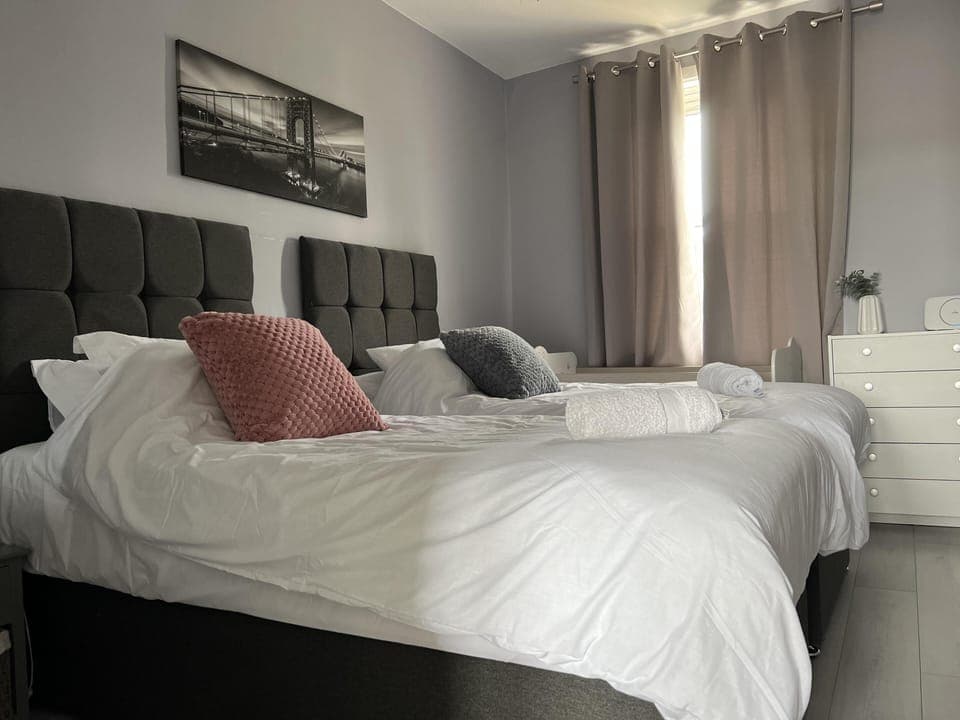 Apartment | 2 bedrooms, iron/ironing board, free WiFi, bed sheets