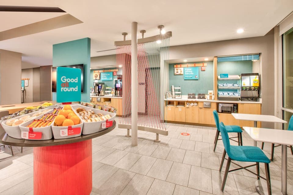 Free daily continental breakfast