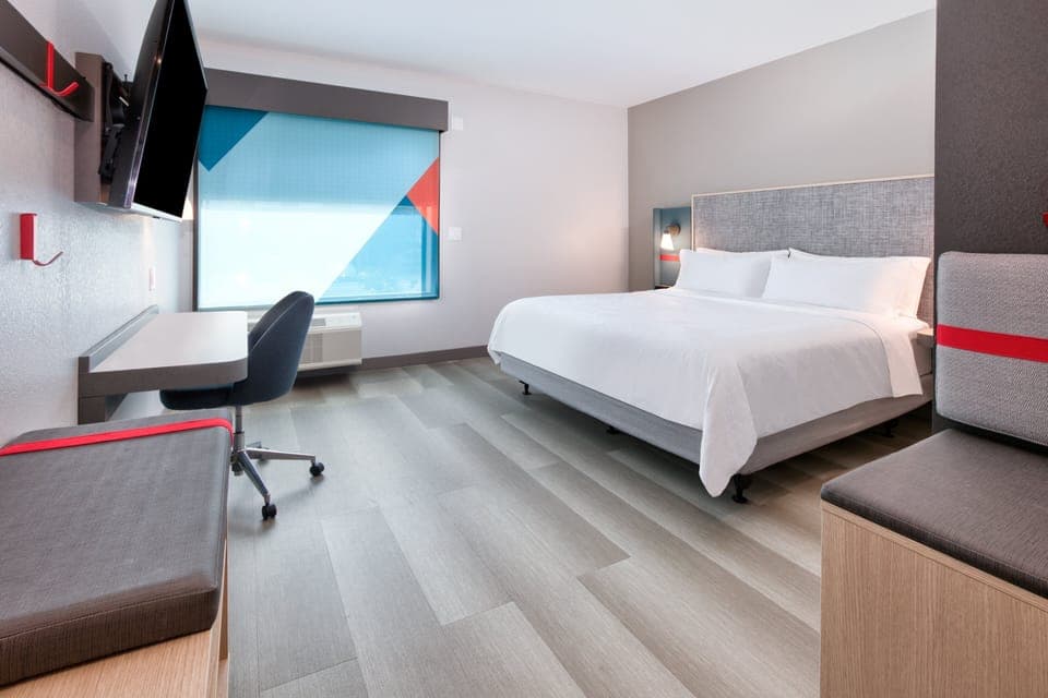 In-room safe, desk, soundproofing, free WiFi