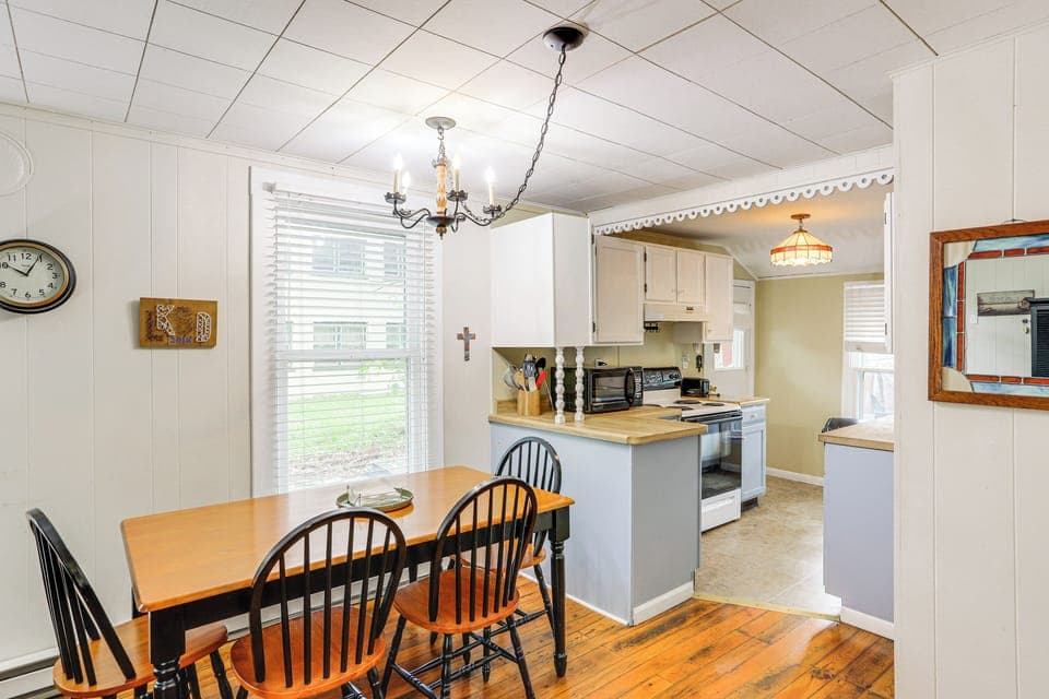 Dining Area | Free WiFi | Sunroom | Window A/C Units