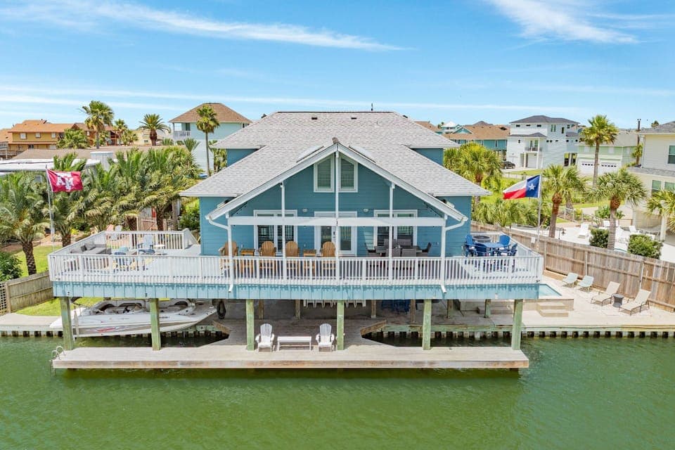 Welcome to A Wave on the Bay!