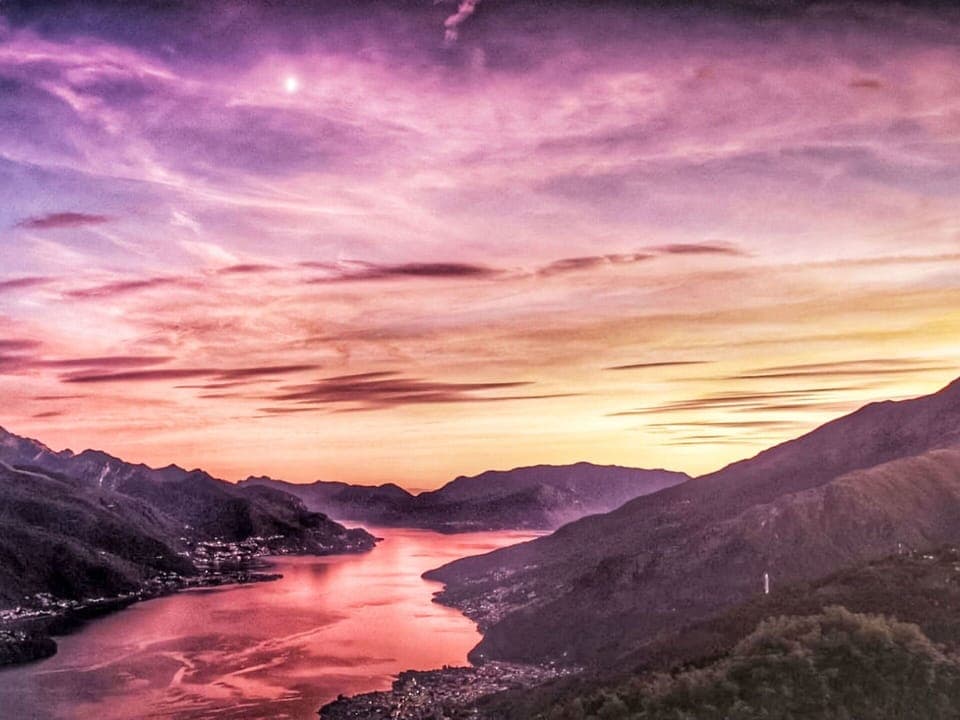 Interior Design, Wall, Flooring, Wood, Ceiling, Furniture, Floor, Room, Lighting, Apartment