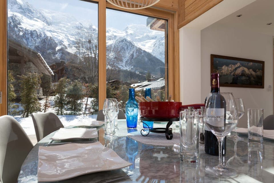 Don't let your fondue get cold while you enjoy the view!