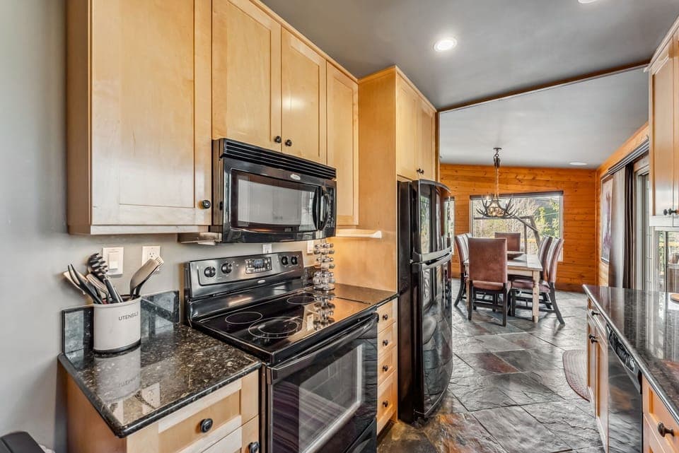 Kitchen: Well equipped kitchen, spacious countertops, ample cabinet space, drip coffee maker

