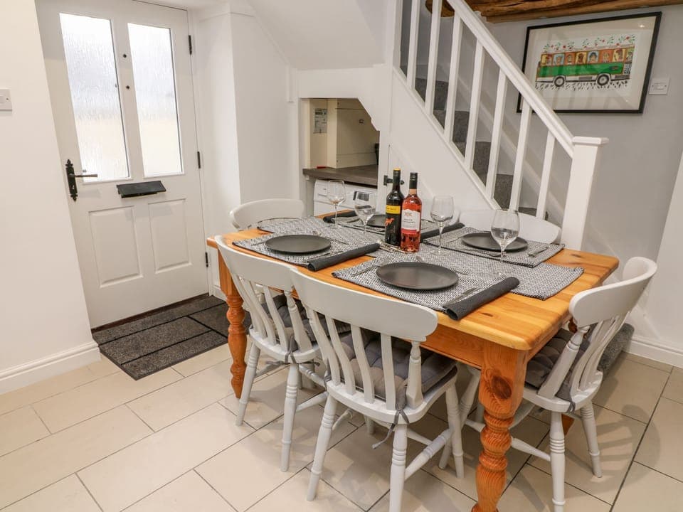 Cottage | Private kitchen | Fridge, dishwasher, electric kettle, toaster