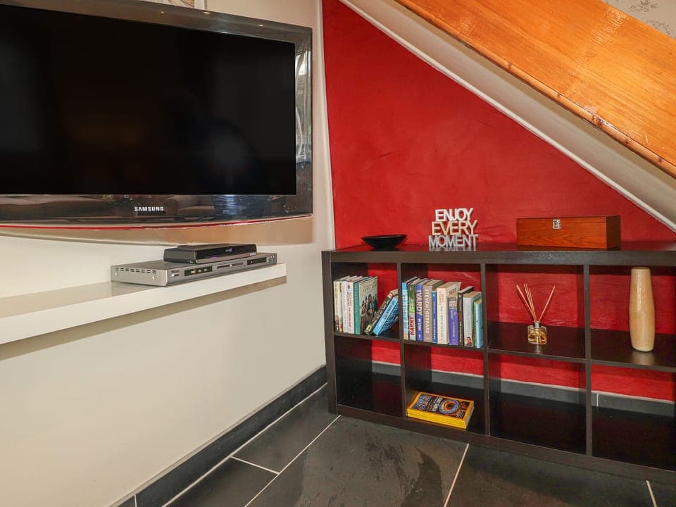 Cottage | 2 bedrooms, individually decorated, individually furnished, free WiFi