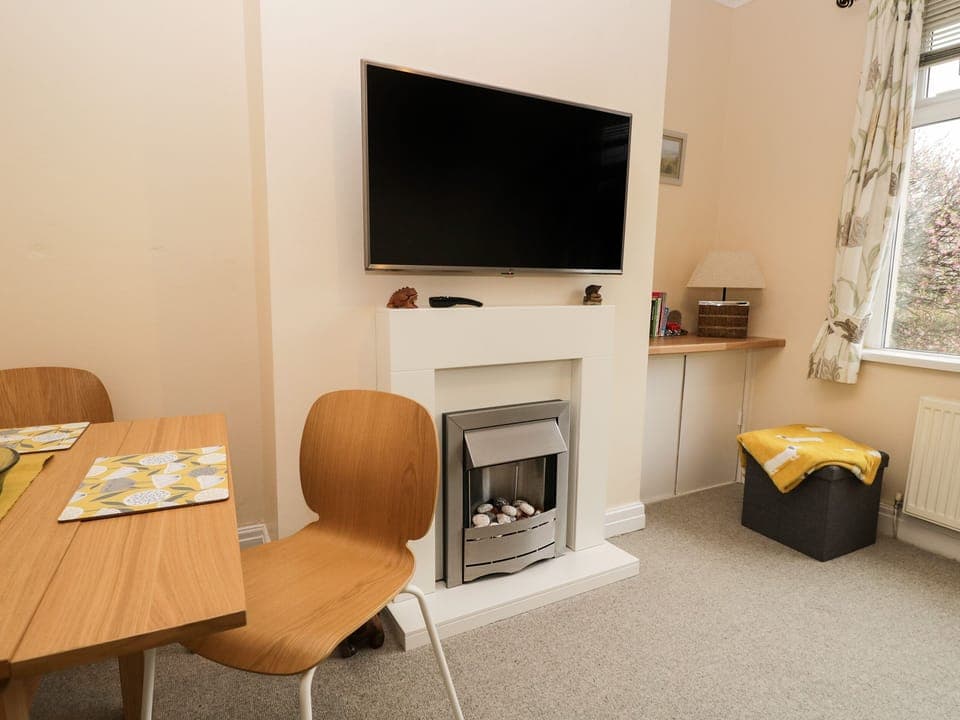 Cottage | 2 bedrooms, individually decorated, individually furnished, free WiFi