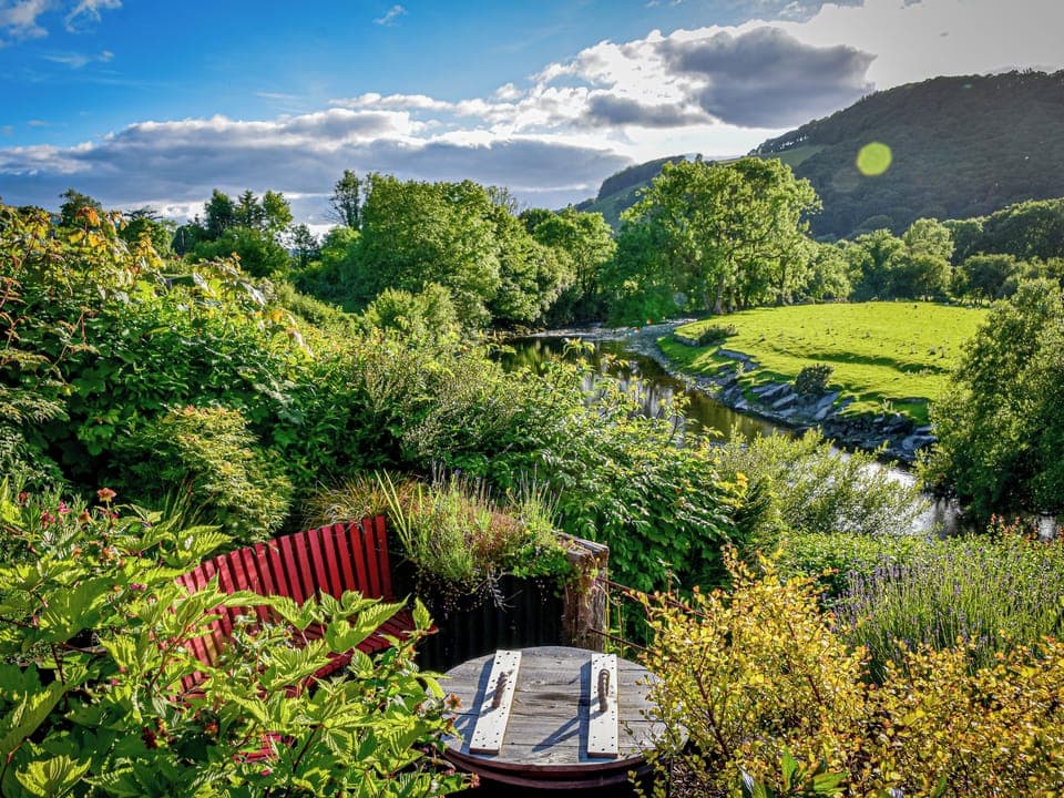 Cottage | Property grounds