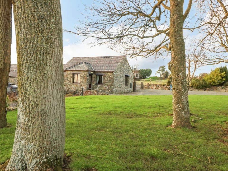 Cottage | Property grounds