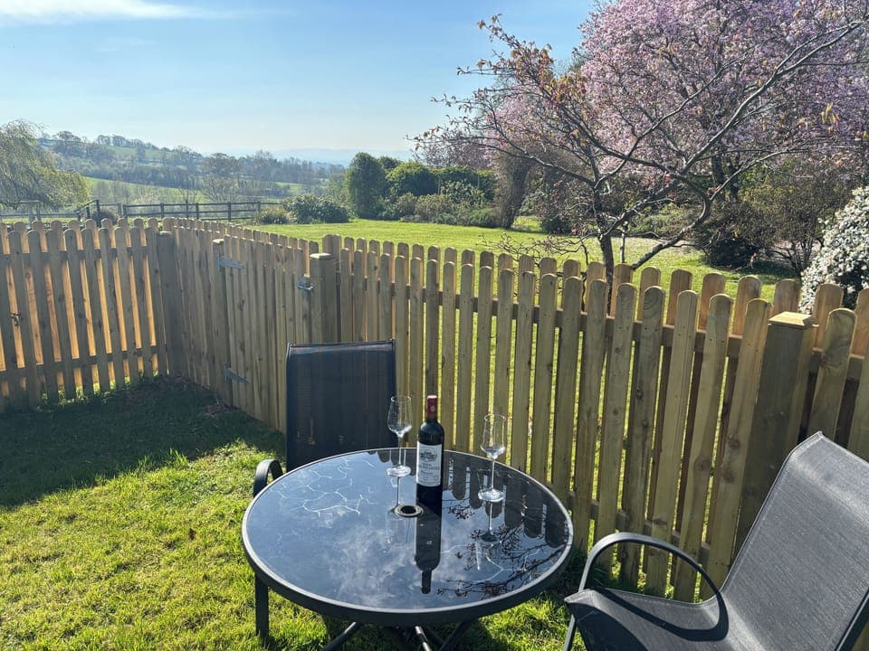 Cottage | Outdoor dining