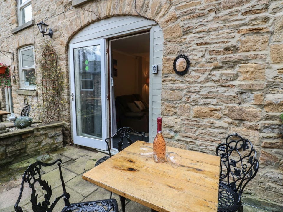 Cottage | Outdoor dining