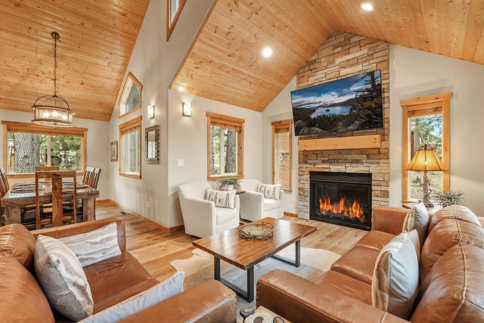 House, 3 Bedrooms (Private Homes) | Living area | 30-inch TV with cable channels, DVD player