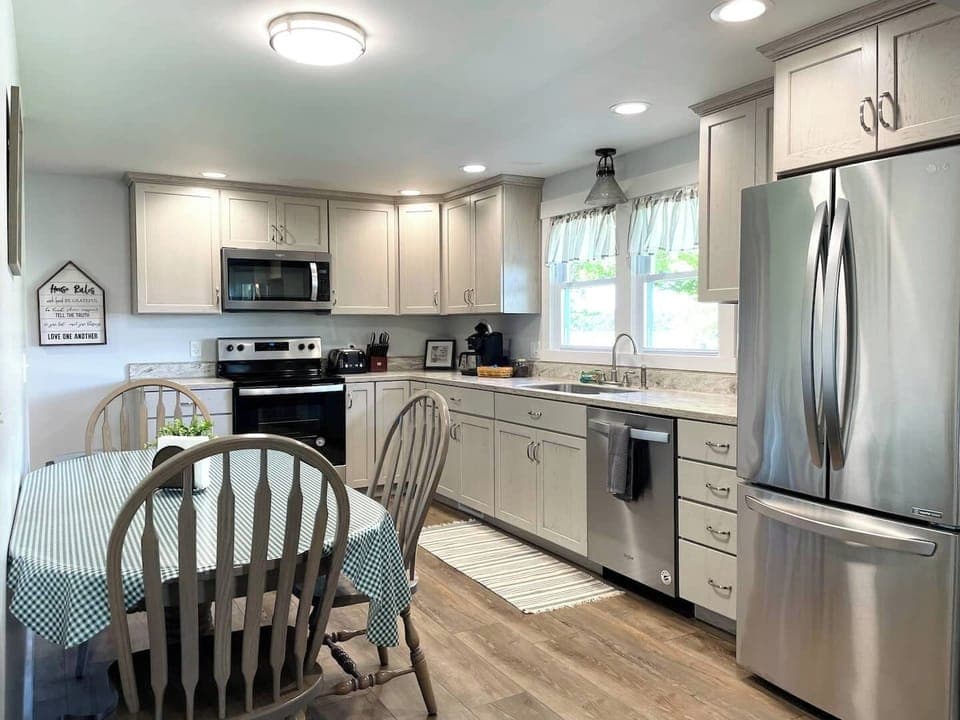 Fuller equipped brand-new kitchen!