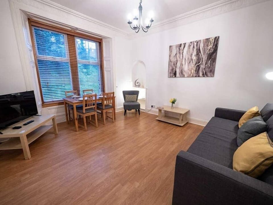 Bright, Spacious Living Room 