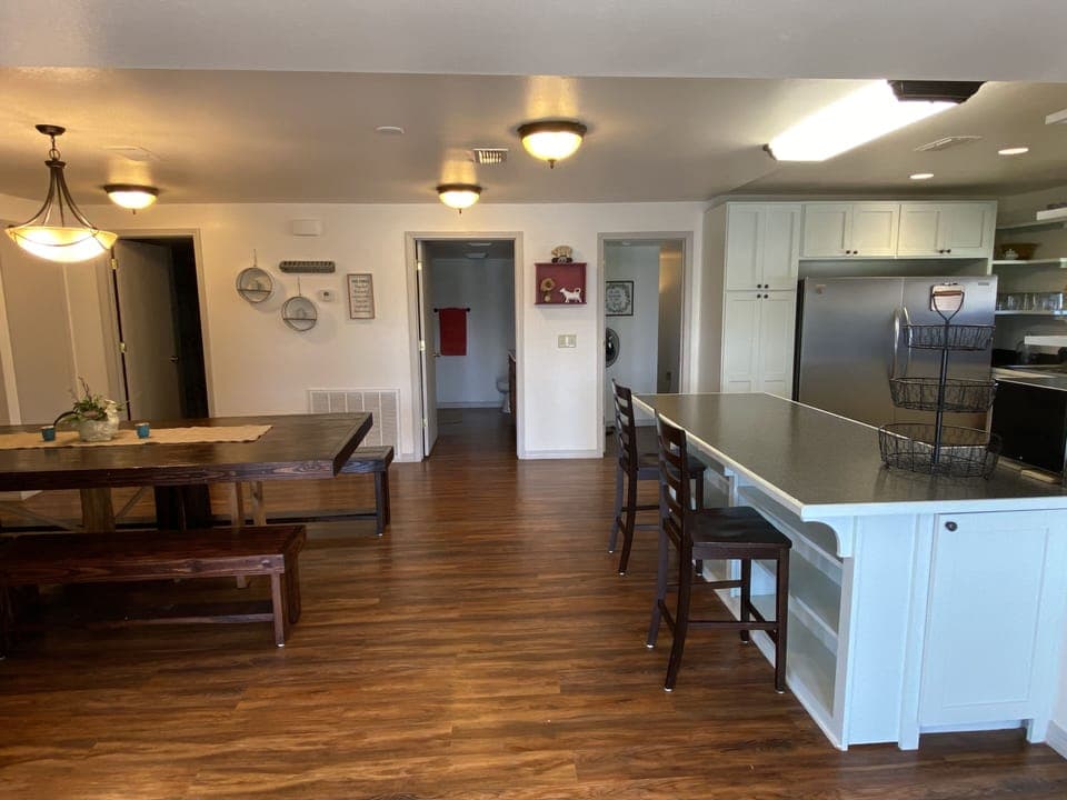 Dining Room / Kitchen Bar