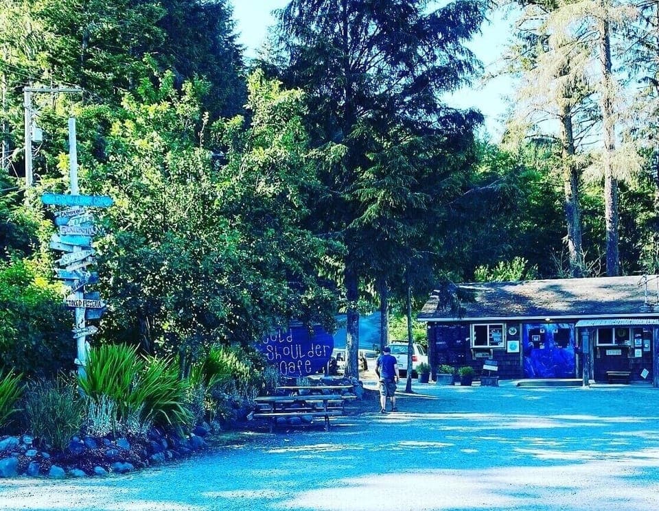 Cold shoulder cafe nearby 