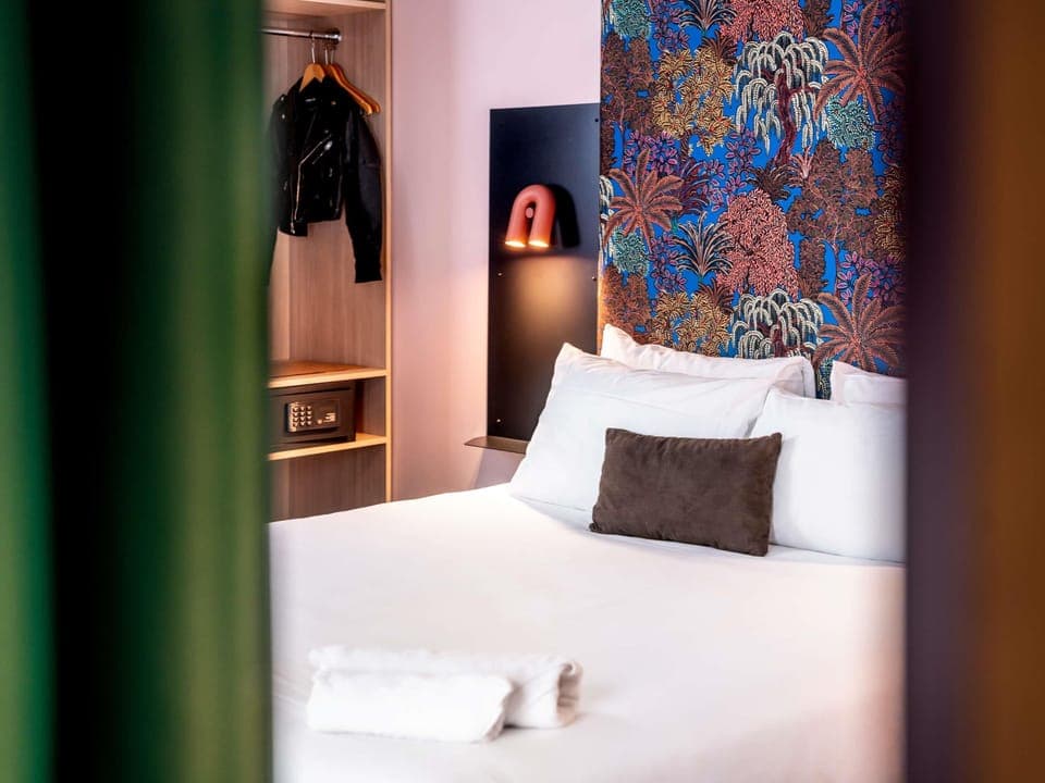 Premium bedding, in-room safe, individually furnished, desk