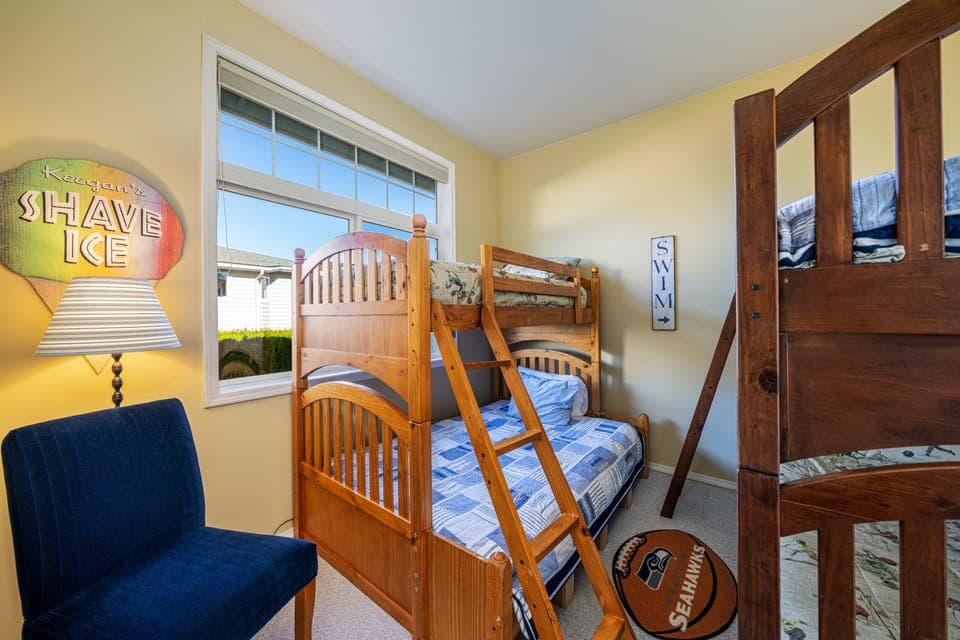 Bedroom #4 with Bunk (twin over twin) and Bunk (twin over full)