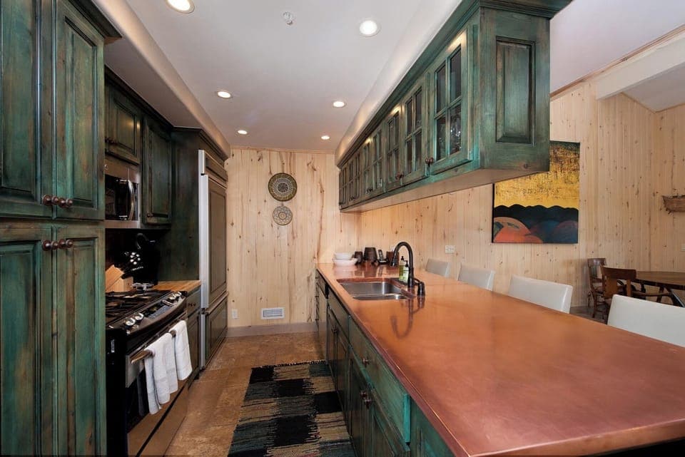 Full Kitchen