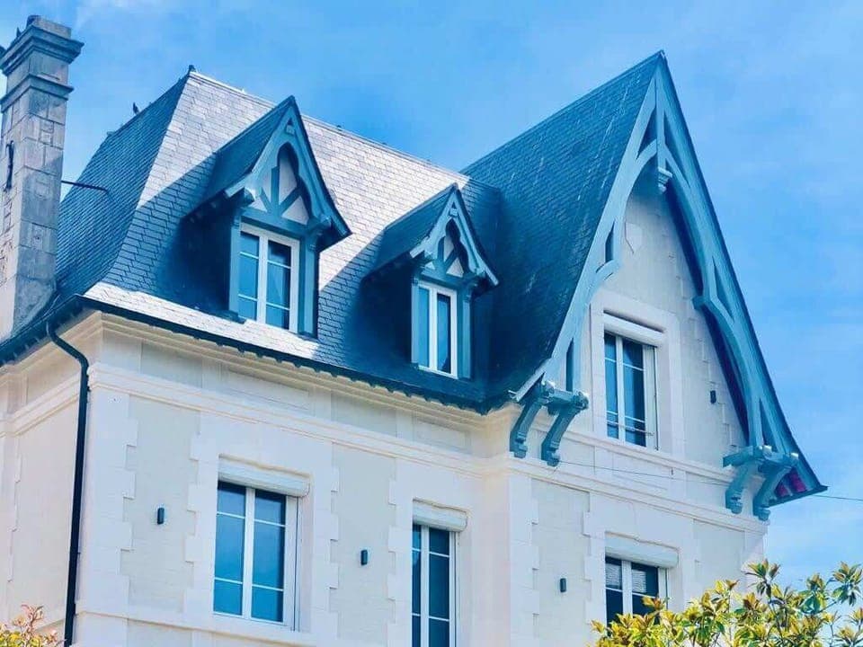  La Villa Berry, Maison de style anglo-normand vous accueille en famille ou entre amis. Nous avons choisi de sublimer la maison tout en conservant son