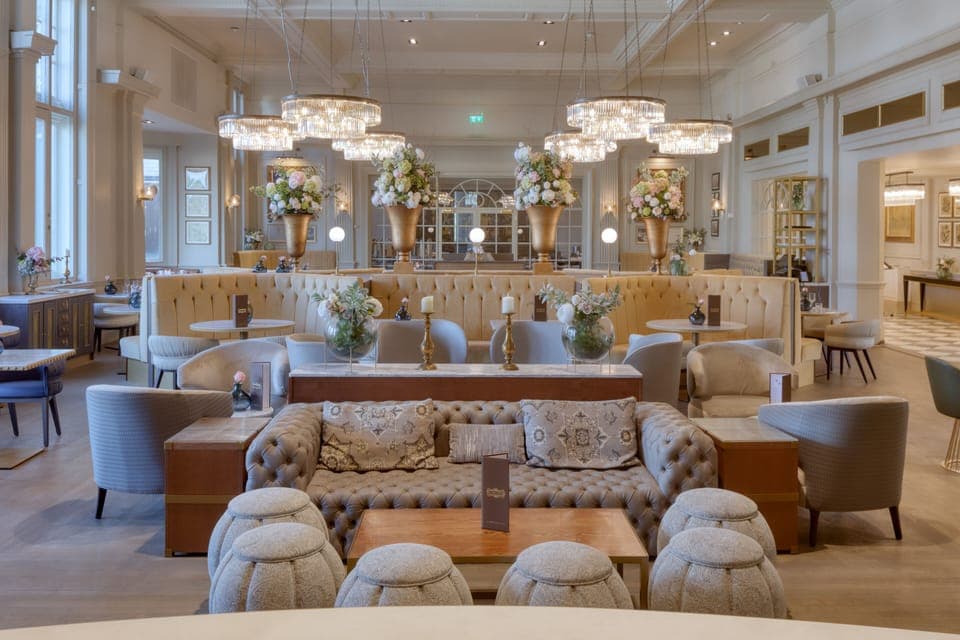 Breakfast, lunch and dinner served