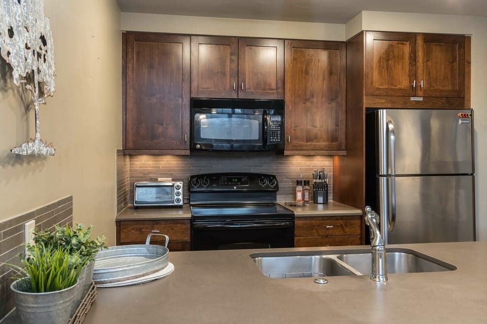Updated appliances in the kitchen