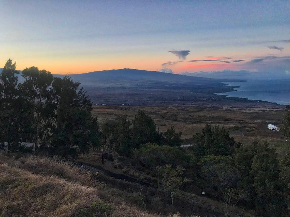 Located off the main road, this unit provides serene oceanfront living while being close to Kona Town's attractions.