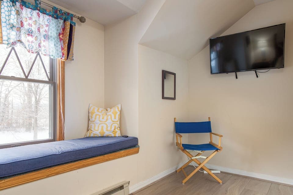 Upstairs Bedroom 1