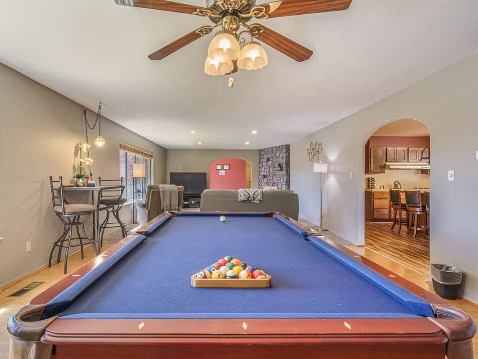 Pool Table in Spacious Game/Living Room