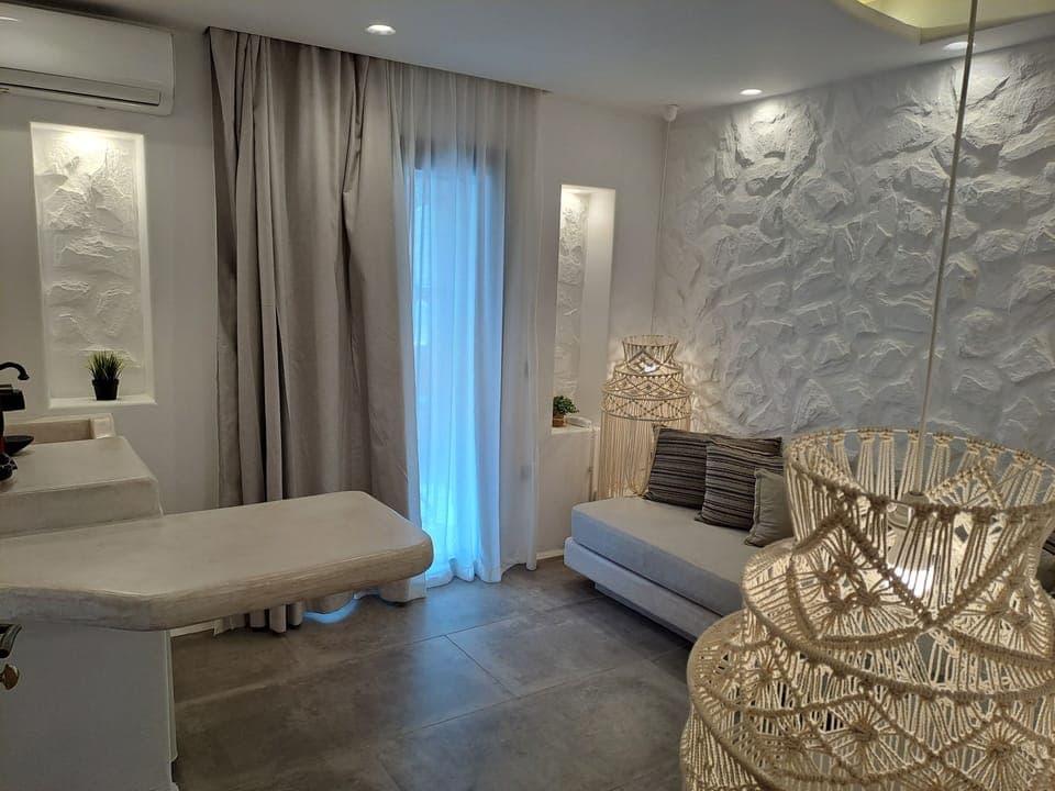 Deluxe Apartment | Living area | Smart TV