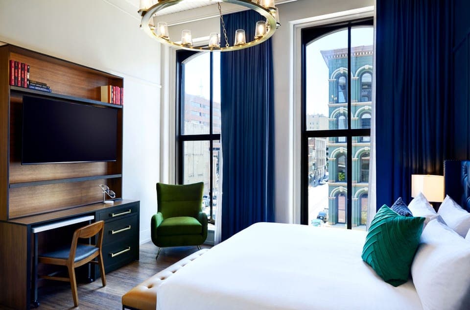 Deluxe Single Room, 1 King Bed, City View | Frette Italian sheets, premium bedding, free WiFi, bed sheets