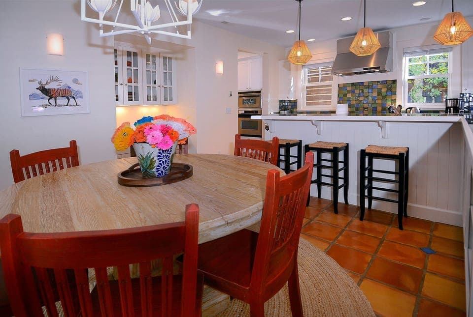 Dining/kitchen