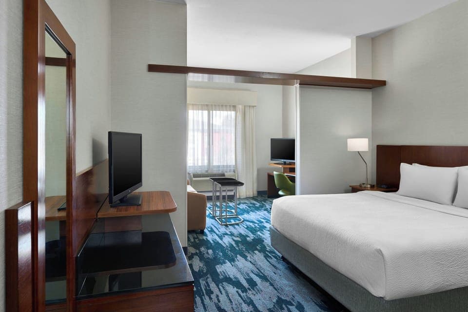 Studio, 1 King Bed with Sofa bed | Desk, blackout drapes, iron/ironing board, free WiFi