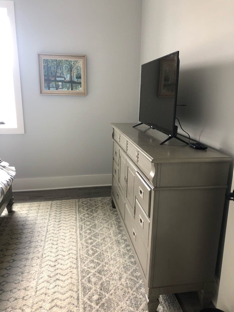 Master bedroom, 46” TV
