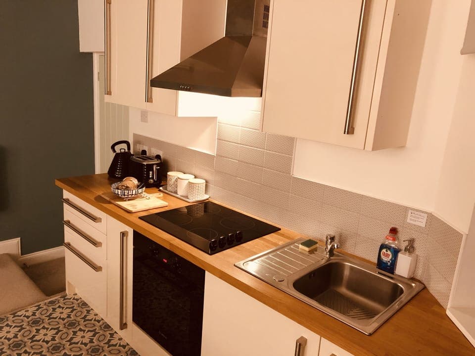 Kitchen fitted with Bosch appliances if you fancy a bit of cooking!