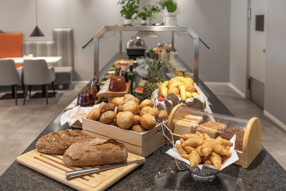 Daily buffet breakfast (EUR 19 per person)