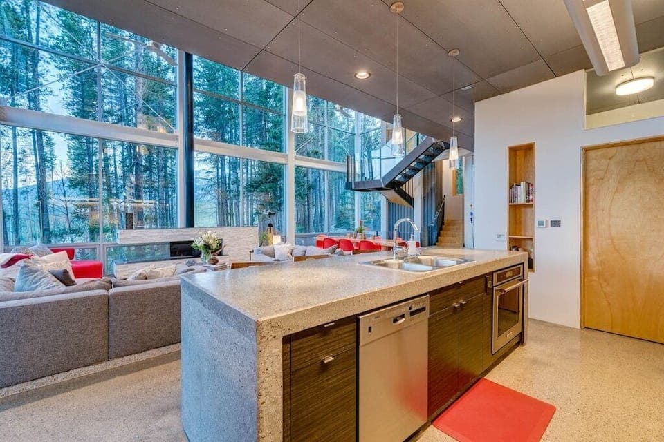Who wouldn't want to cook in Seventh Heaven's amazing open kitchen?
