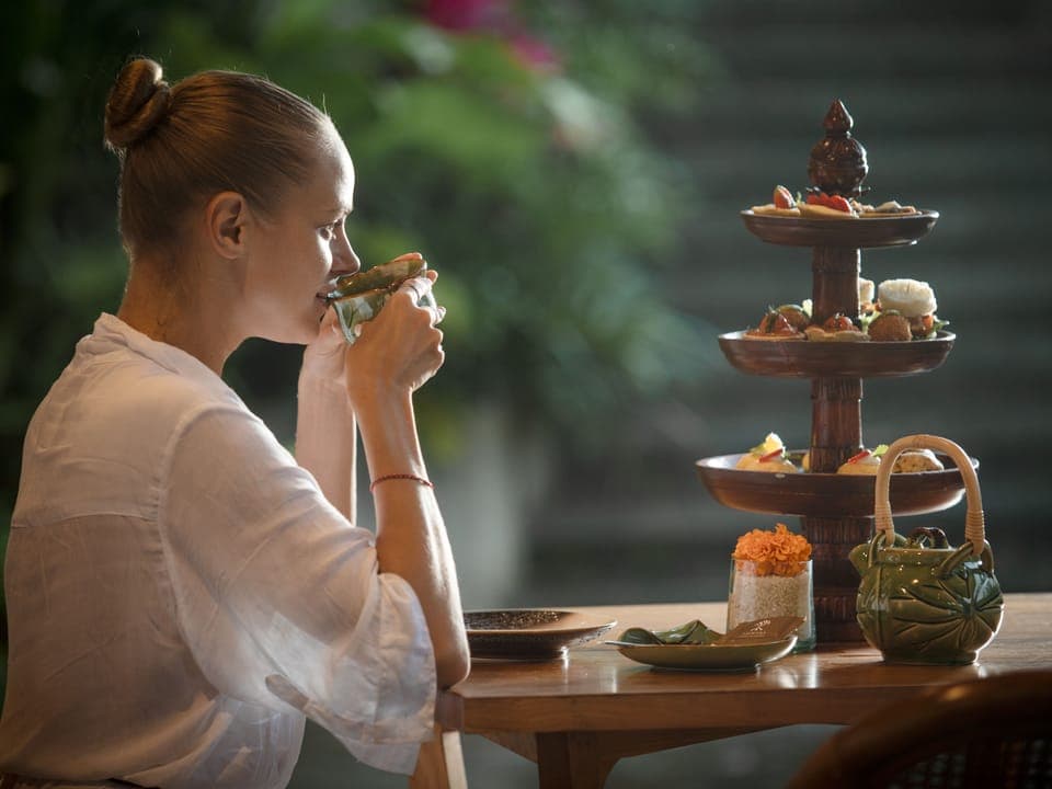 Breakfast, lunch and dinner served