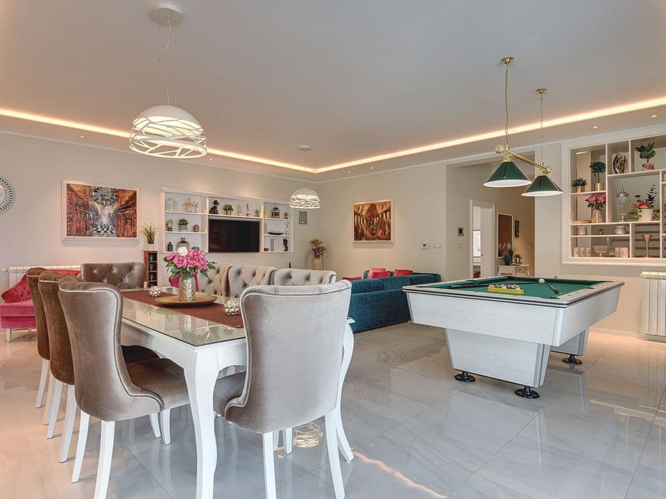 Villa | Dining