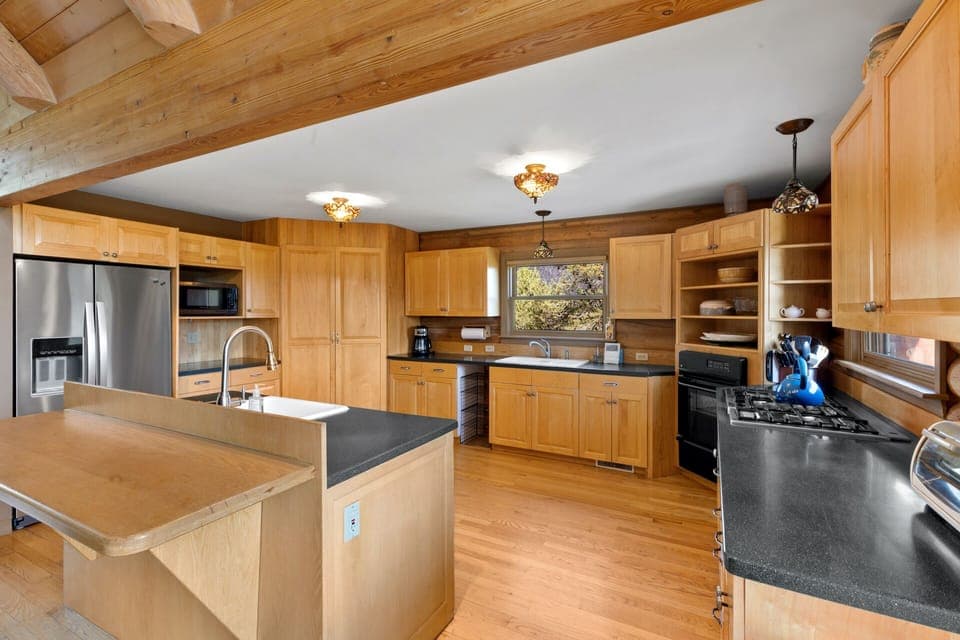 Large Kitchen Area