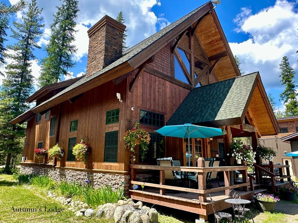 Work outside on your laptop! High speed Starlink internet for all your devices!