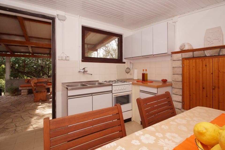 House (Two Bedroom Holiday Home -Terrace and) | Private kitchen | Fridge, stovetop, cookware/dishes/utensils