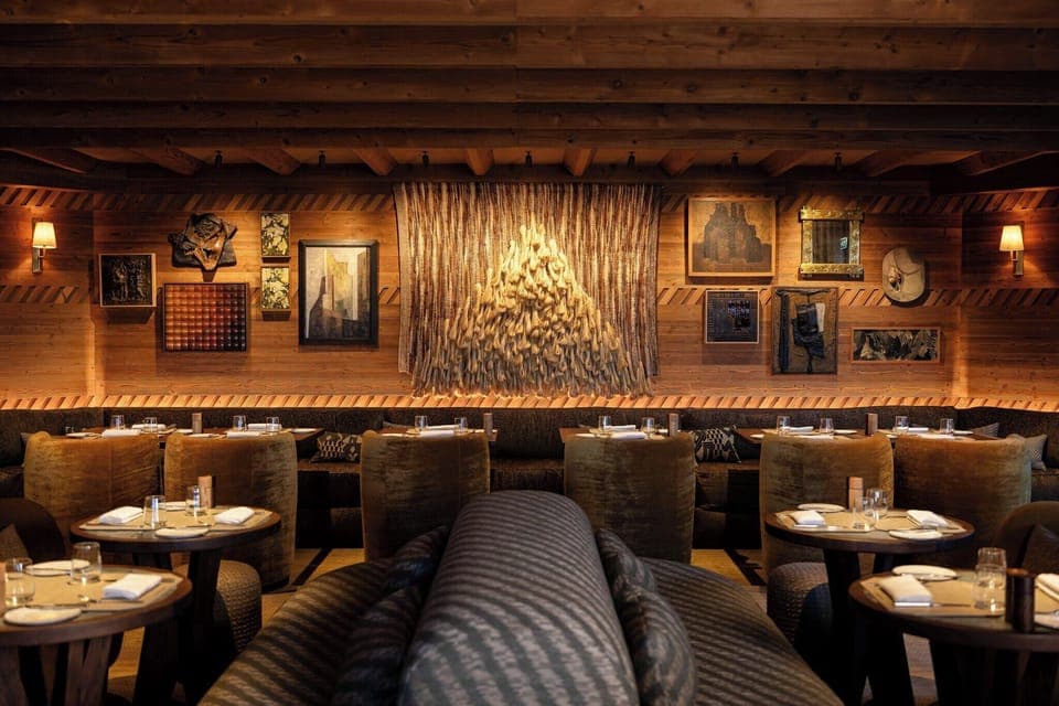 Breakfast and dinner served, French cuisine