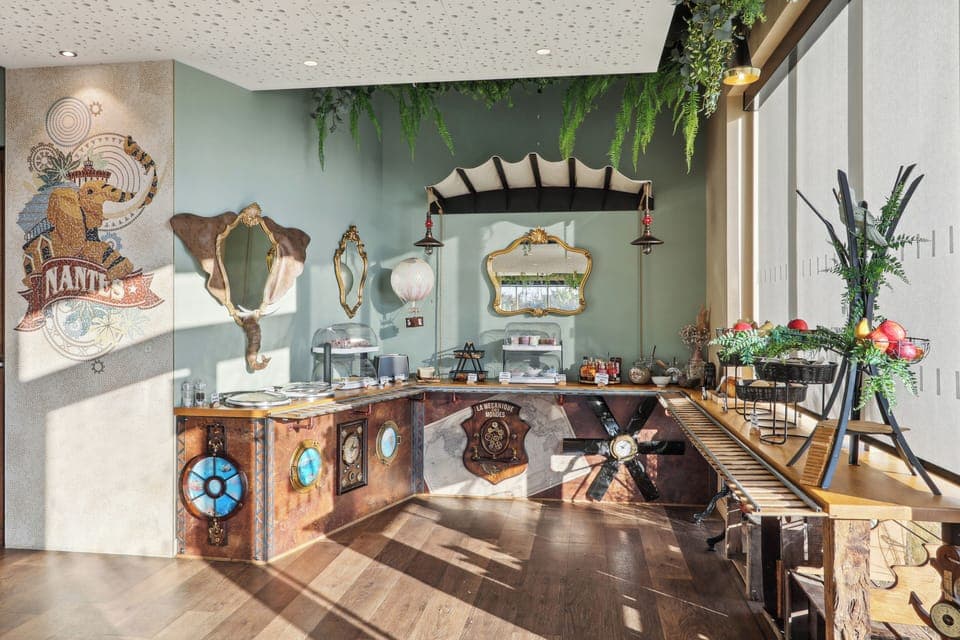 Daily buffet breakfast (EUR 14.5 per person)