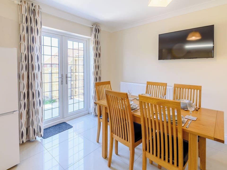 Dining Area | 3 Dawson Park - Dawson Holiday Homes, Mablethorpe